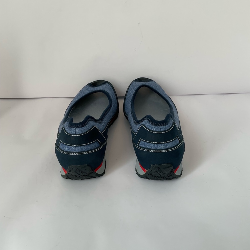 Women’s Ahnu slip-on shoes - Picture 5 of 8